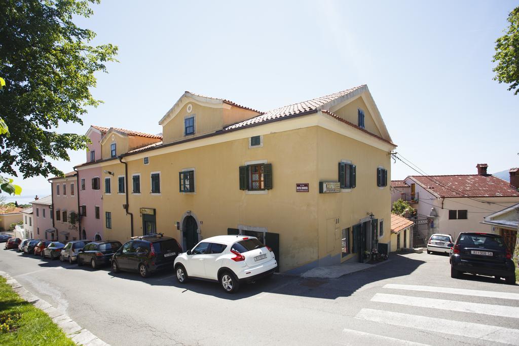 Apartments Villa Kastav In Old Town Center With Sea View And Parking 객실 사진
