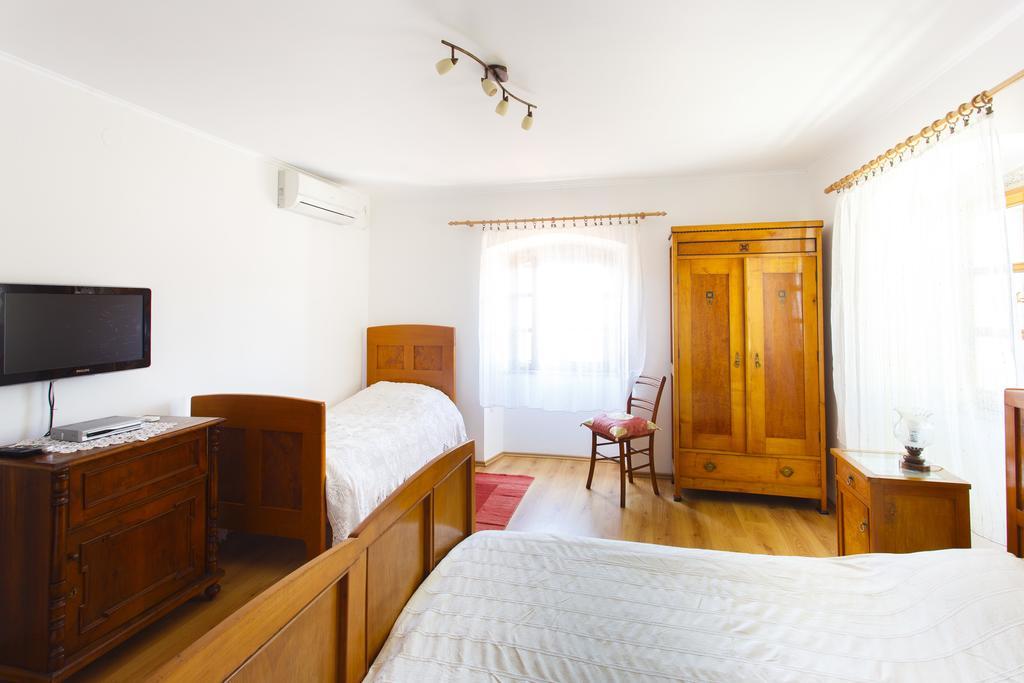 Apartments Villa Kastav In Old Town Center With Sea View And Parking 객실 사진