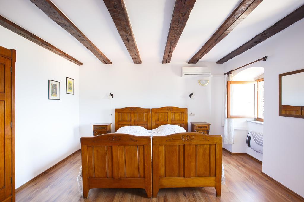 Apartments Villa Kastav In Old Town Center With Sea View And Parking 객실 사진