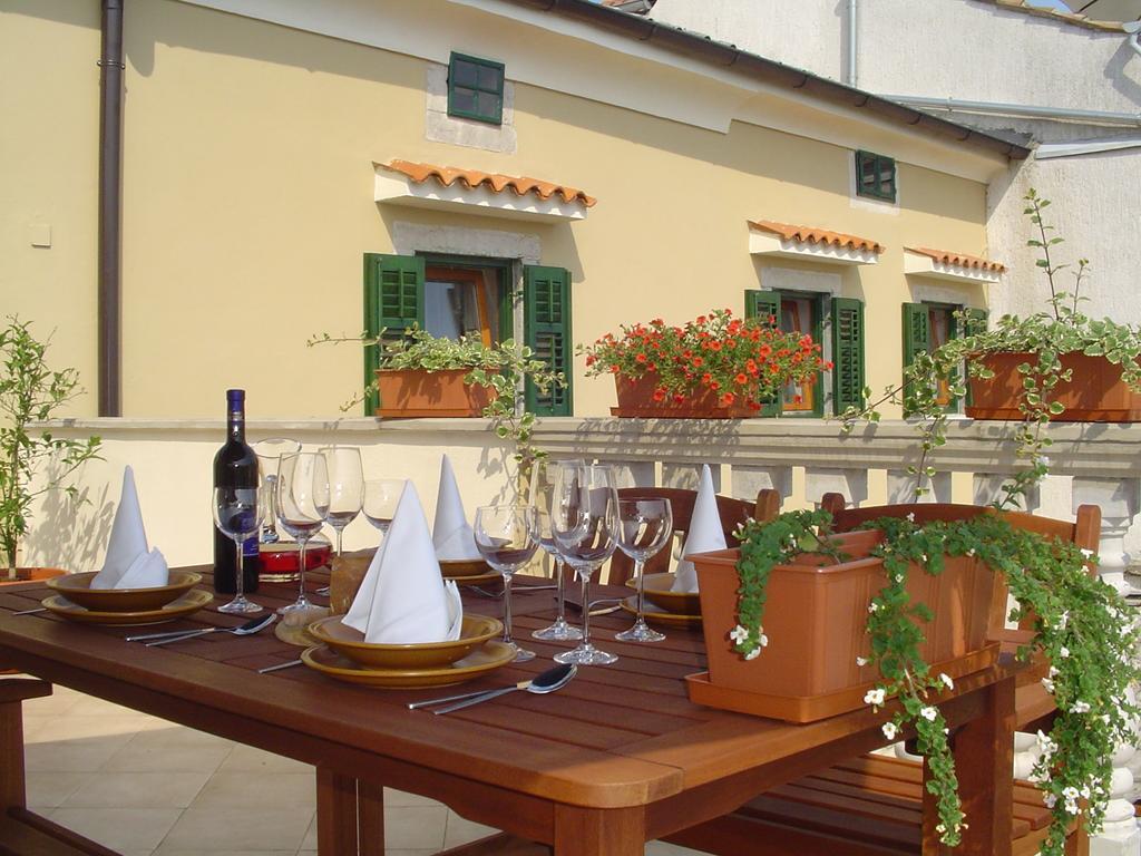 Apartments Villa Kastav In Old Town Center With Sea View And Parking 객실 사진